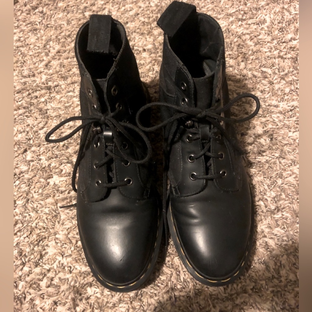 Dr Marten Beam Leather & Canvas 6-Eyelet boots (In great used condition)!